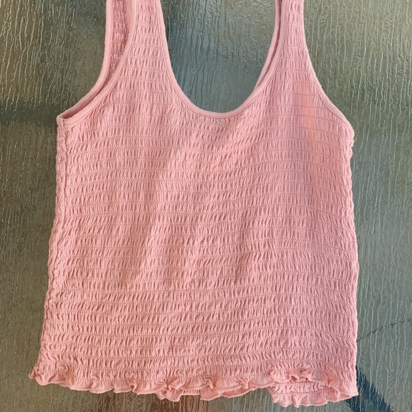light pink cropped tank - Picture 2 of 7